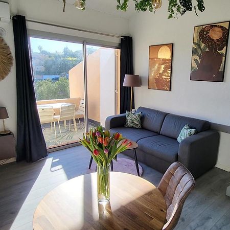 Appartement En Residence Avec Piscine Bandol Bagian luar foto