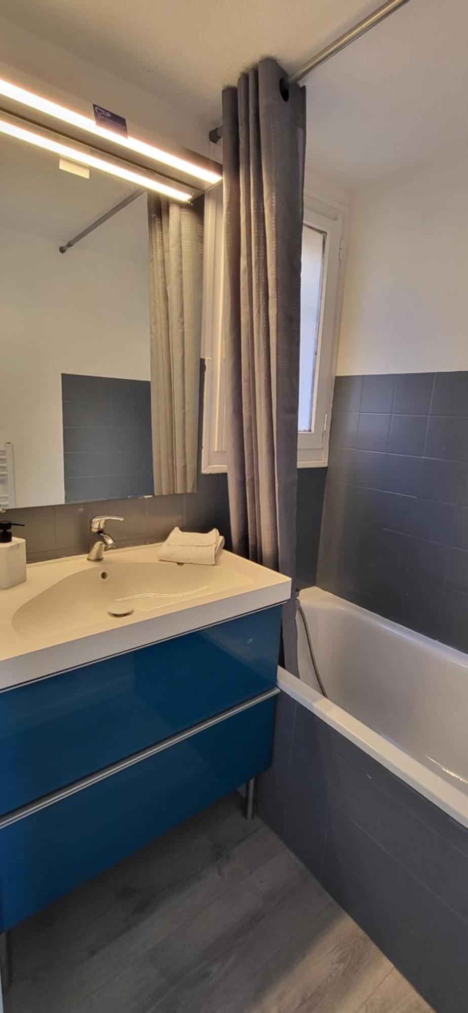 Appartement En Residence Avec Piscine Bandol Bagian luar foto