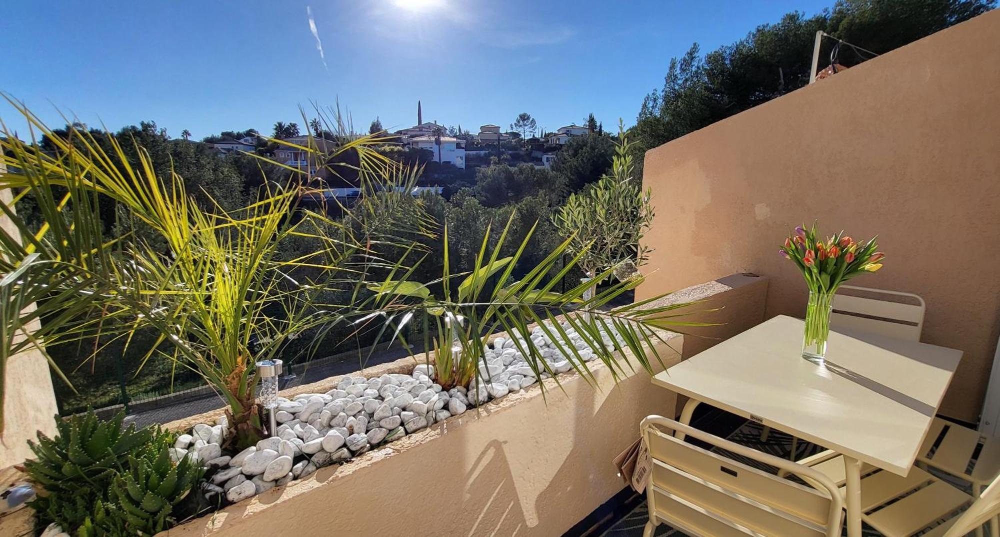 Appartement En Residence Avec Piscine Bandol Bagian luar foto
